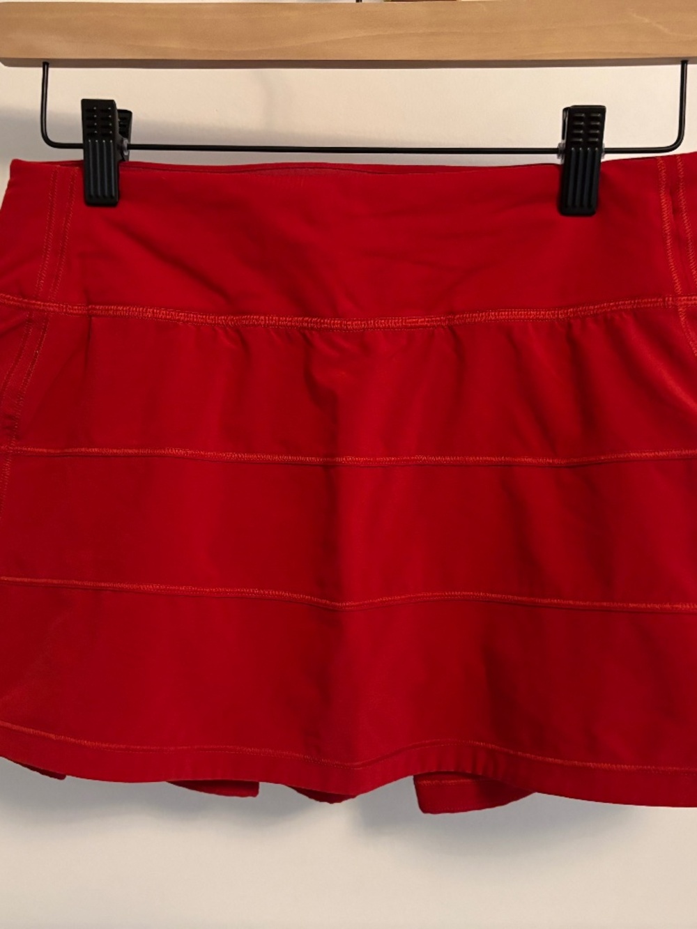 Lululemon red pace rival skirt 4
